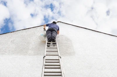 Peinture extérieure à Villaines-la-Carelle — façades et ravalement